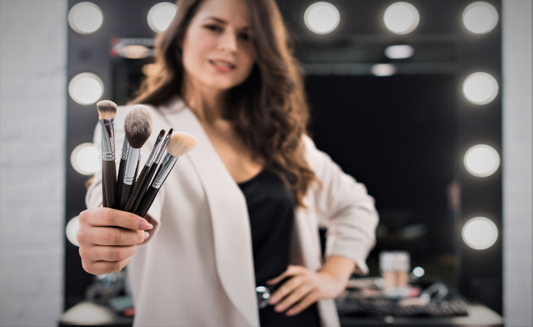 1614013897start-makeup-studio.jpg