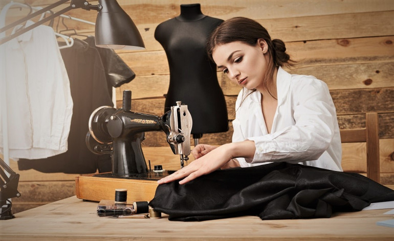 1615529082start-online-clothing-business.jpg